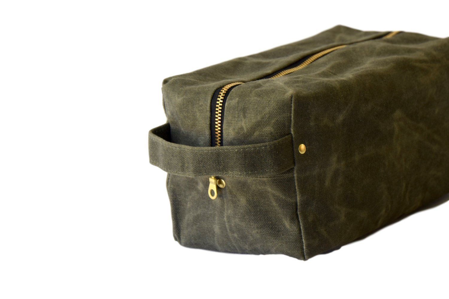 Susan Dopp Kit In Olive Green Waxed Canvascategory_Makeup from Tzoma - SHOPELEOS